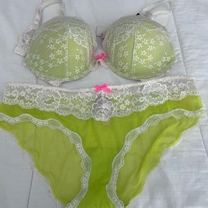 Victoria Secret Green Bra/Panty Set